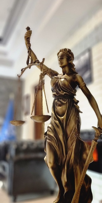 justice-statue-2